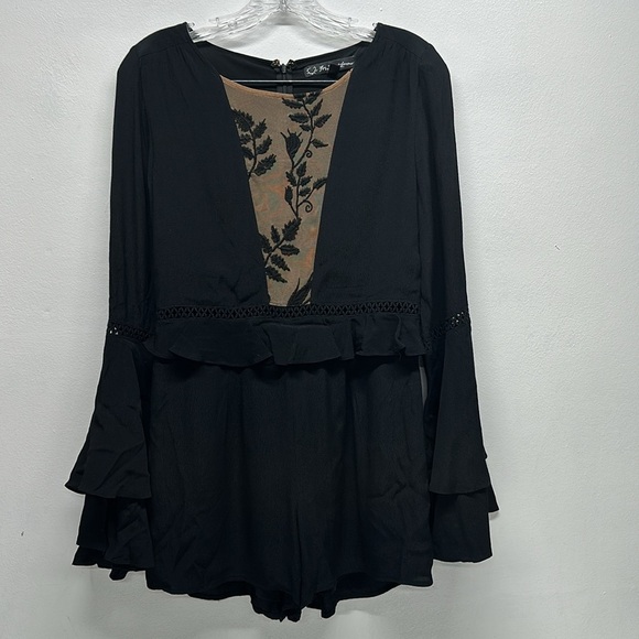 For Love & Lemons Emilia Romper Jumpsuit Shorts Long Sleeve Floral  Black Medium - Picture 2 of 7